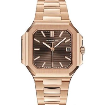 Lamine Yamal wearing a rose gold Patek Philippe Cubitus watch