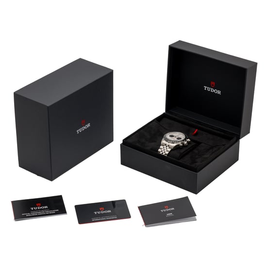 TUDOR BLACK BAY 79360N